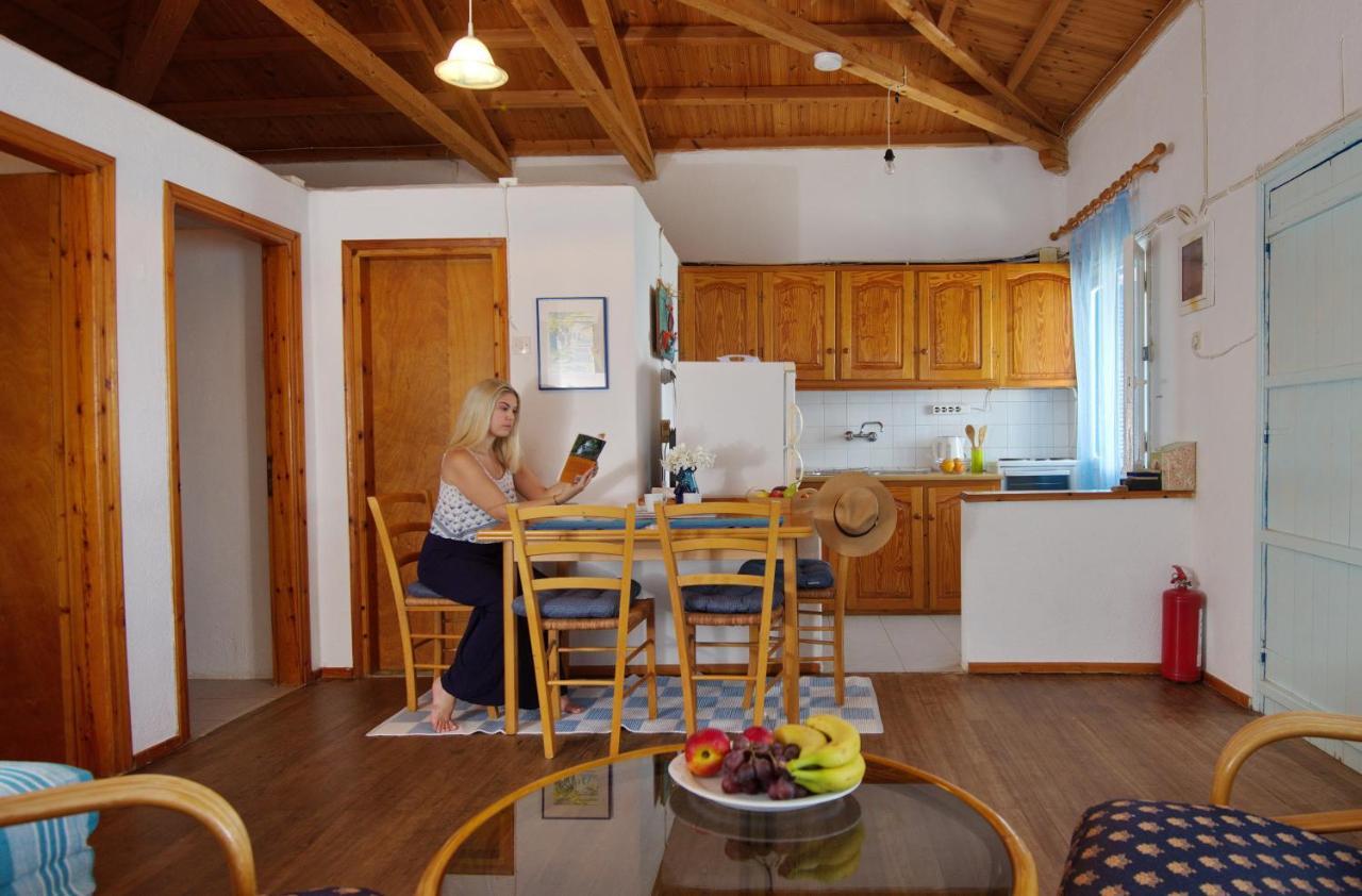Seahorse Cottage Mourtero Екстер'єр фото
